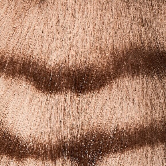 Le Lis Round Neck Faux Fur Crop Coat - Picture 2 of 4